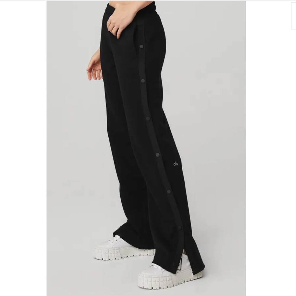 Alo yoga snap pants